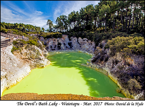 Devil's Bath Lake - Waiotapu