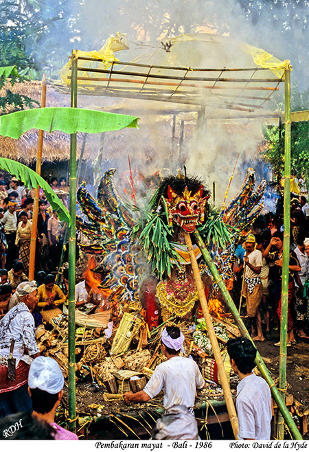 Pembakaran mayat - 1986