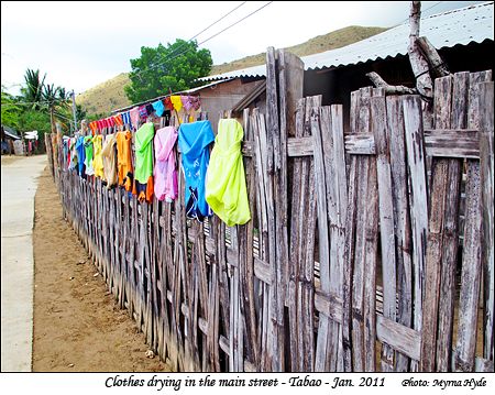 Clothes drying in the main street of Tabao