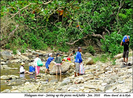 Hulagaan river - setting up the picnic rock/table