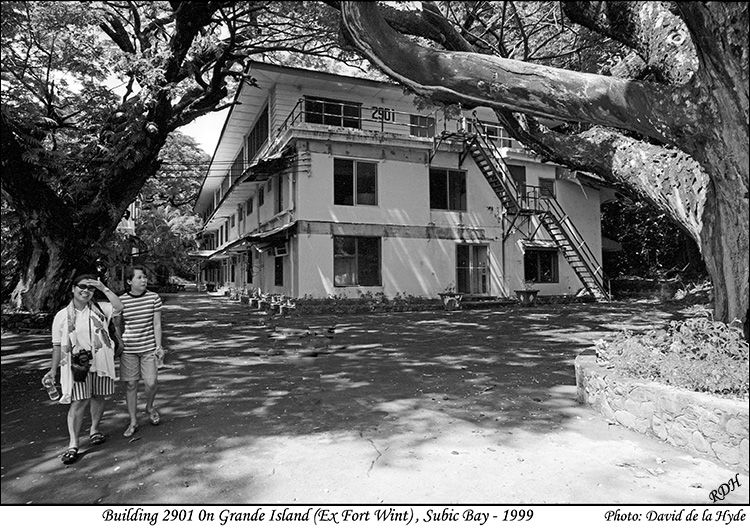 Tourists - Grande Island , Subic Bay