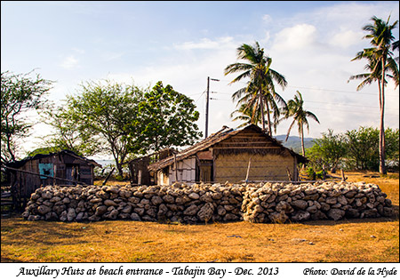 Auxillary huts at beach entrance - Tabajin Bay